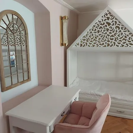 Sun Apartment